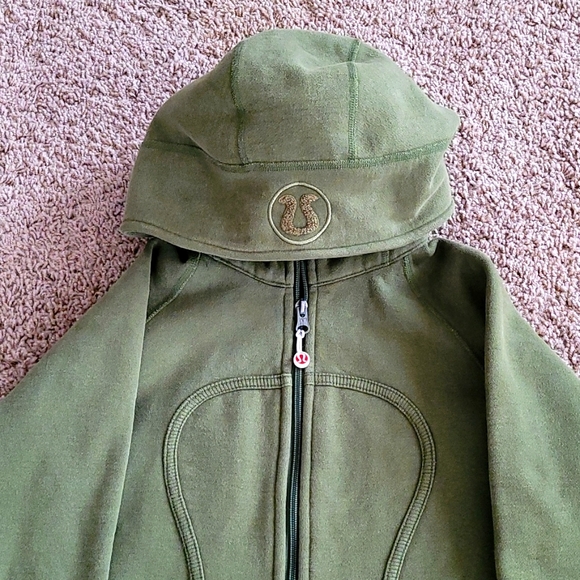 Lululemon Scuba Hoodie Olive Green Size 4 - Picture 4 of 11